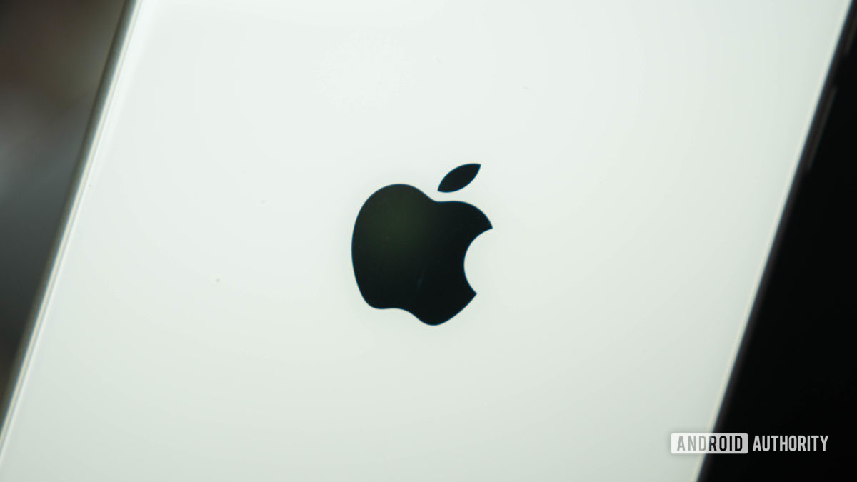 Apple        Logo Apple iPhone 11 "chiều rộng =" 1200 "chiều cao =" 675