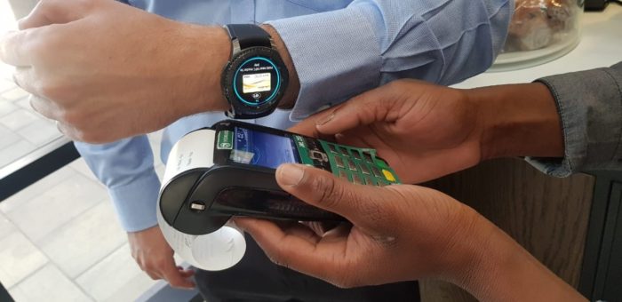 Ako nastaviť službu Samsung Pay pomocou smartwatch Samsung 285