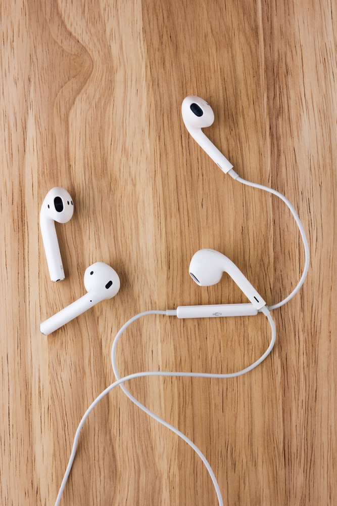 Apple-Značkové slúchadlá do uší, ktoré sa nachádzajú v cieľovej databáze 382