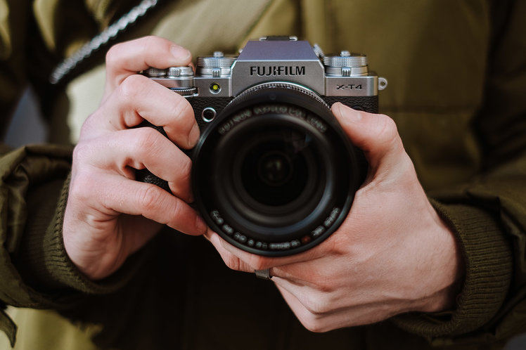 Bez zrkadlová kamera Fujifilm X-T4 dokáže roztočiť 15 snímok za sekundu 226