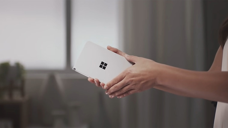 Nové video ukazuje Peek funkciu Microsoft Surface Duo 240