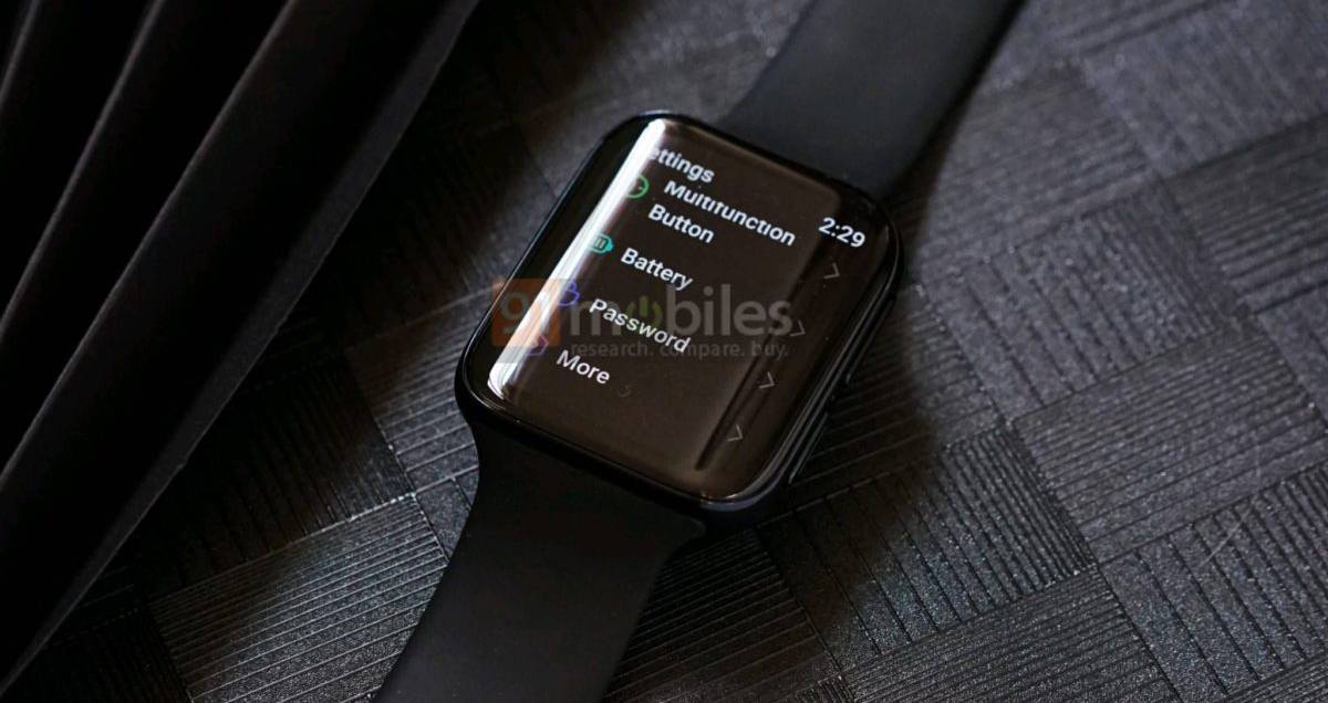 OPPO smartwatch surfaces in live image, looks similar to the Apple Watch