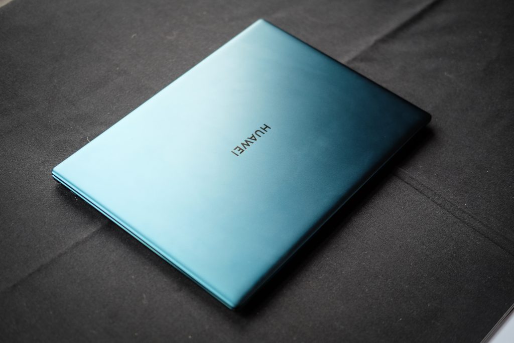 Ruky na: Huawei MateBook X Pro 2020 1