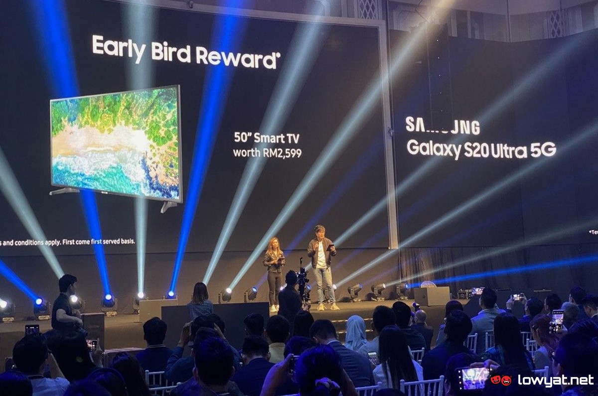 Samsung Galaxy Zákazníci S20 Early Bird dostanú 4K TV, bezdrôtovú nabíjačku a 128 GB kartu 3