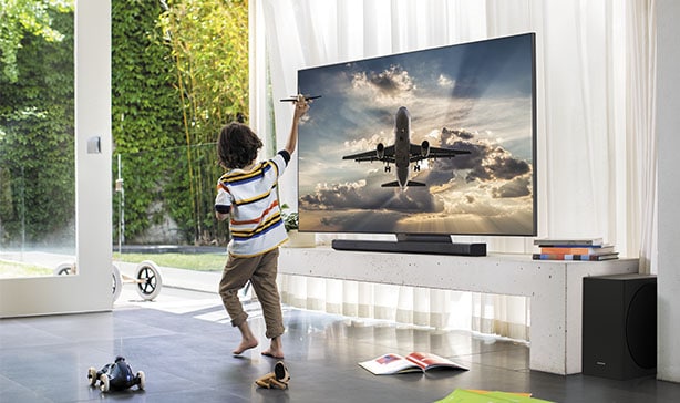 Televízna zostava QLED od spoločnosti Samsung do roku 2020 obsahuje televízor bez rámu 5