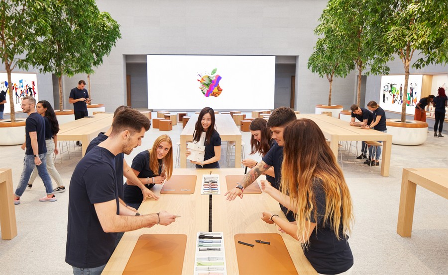 Apple Údajne hovorí maloobchodným pracovníkom, aby nepodporovali zákazníkov, aby vyskúšali AirPods Or Apple Watch 5