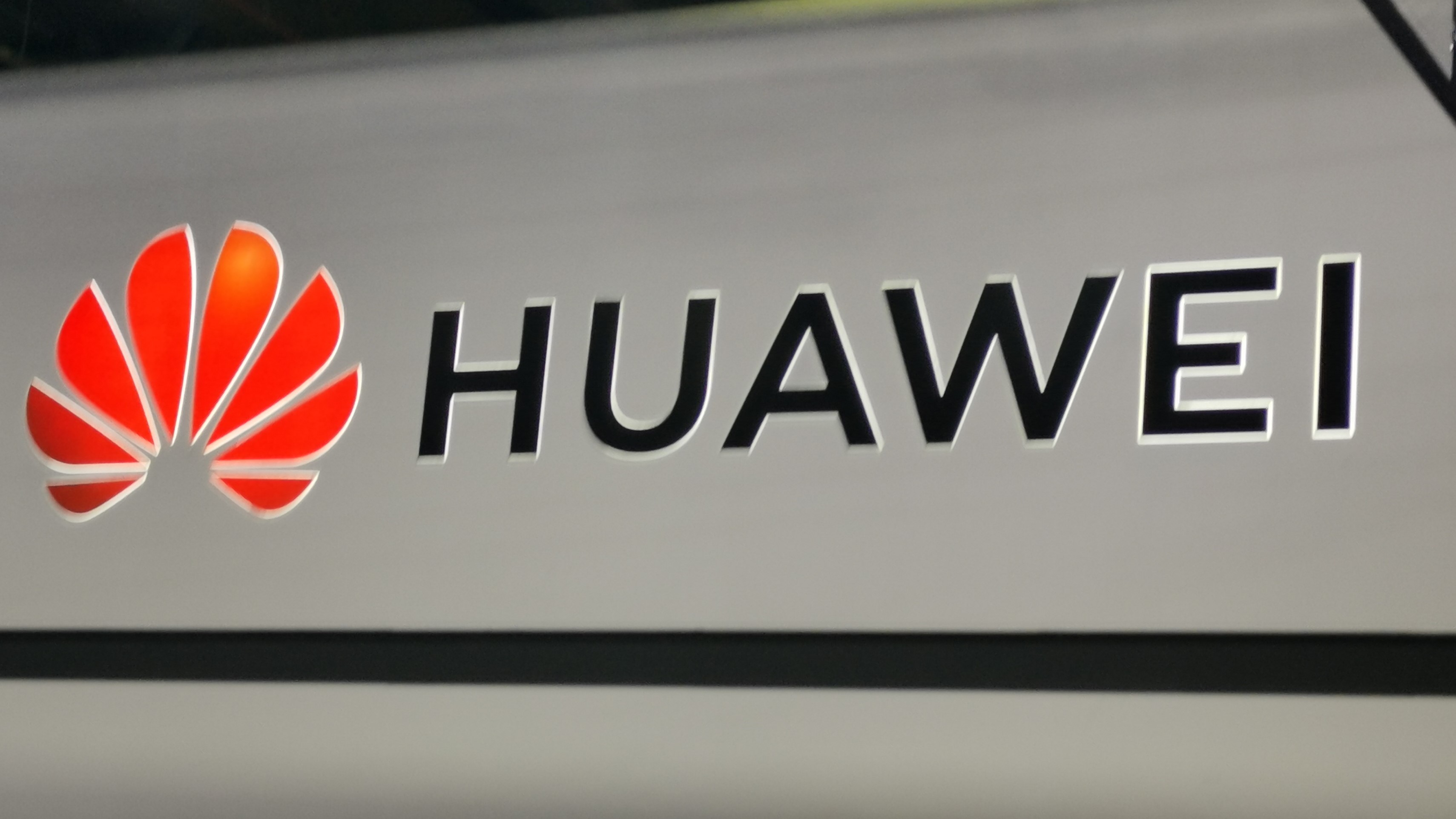Huawei sa priznáva, že nie je vinný z klamstva o záležitostiach v Severnej Kórei a Iráne 96
