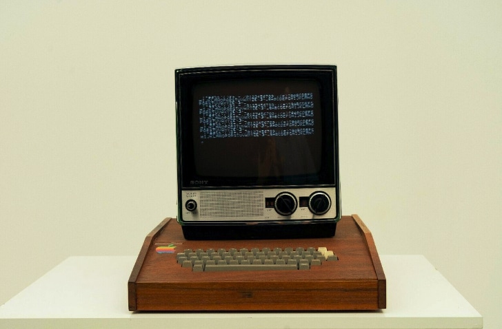 Plne funkčný Apple-1 Počítač ručne postavený Apple Spoluzakladateľ Steve Wozniak Predaný v aukcii za 458 711 dolárov 2