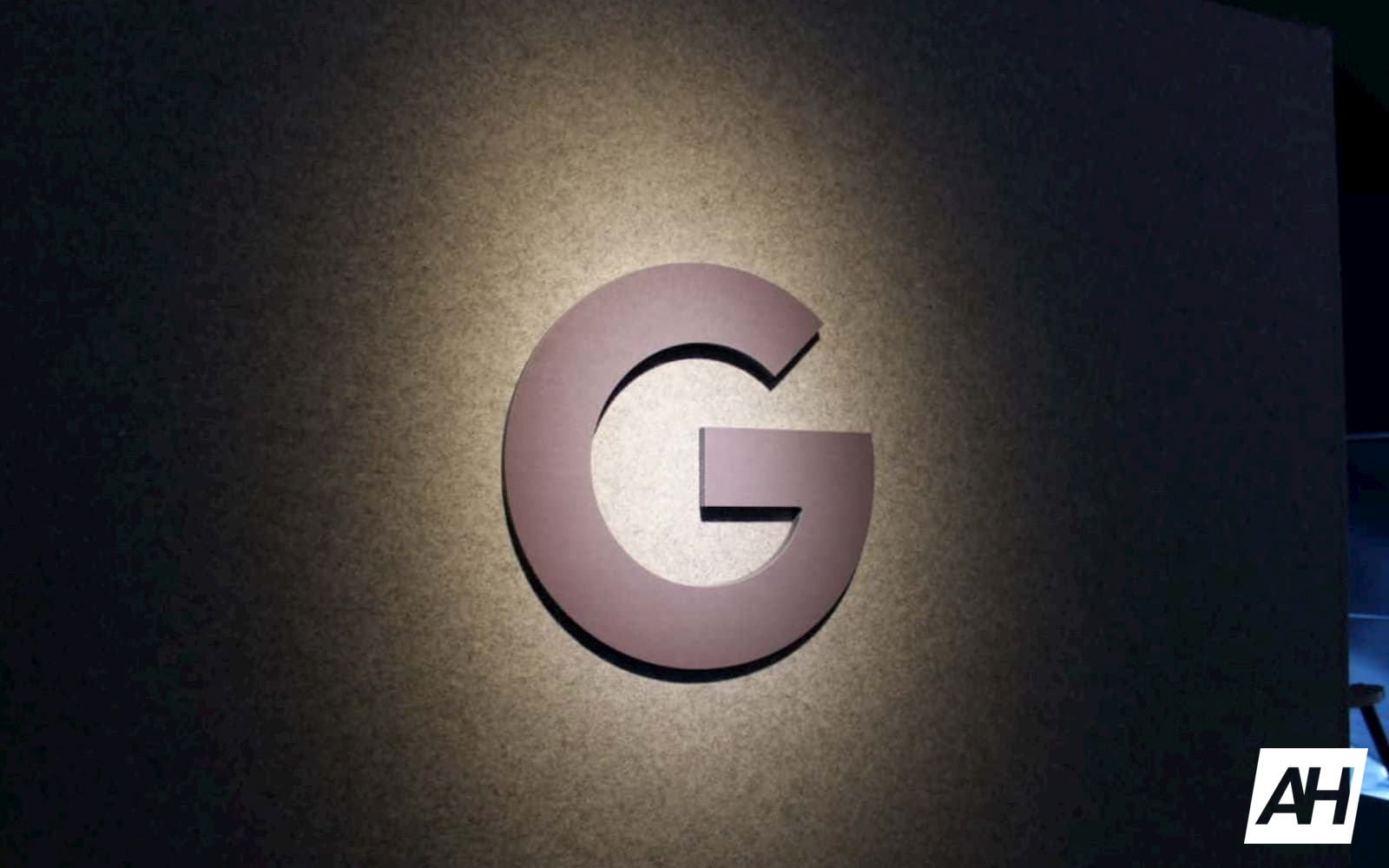 Zamestnanec spoločnosti Google bol potvrdený ako pozitívny na koronavírusy 81