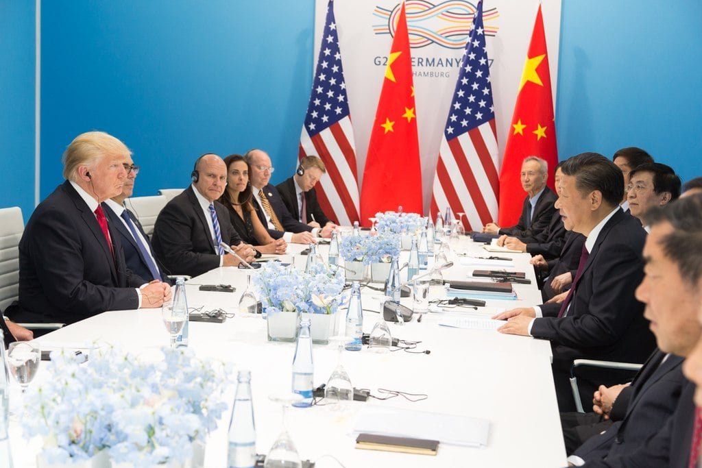 Americká obchodná vojna s Čínou si robí starosti s Federálnym rezervným systémom, vojenská vojna nie je pravdepodobná