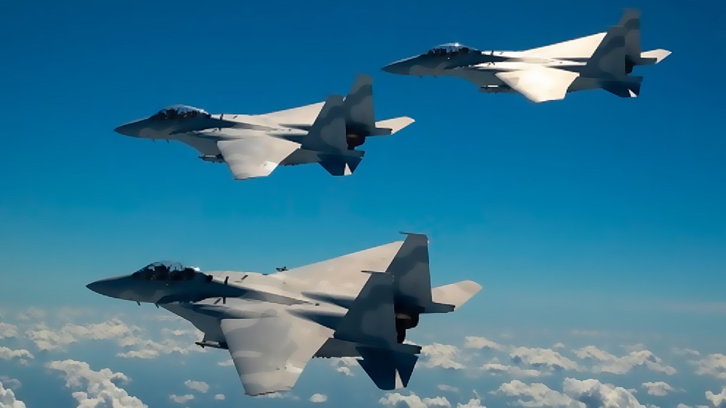 Boeing predstavuje stíhačky F-15QA s pokročilými systémami novej generácie