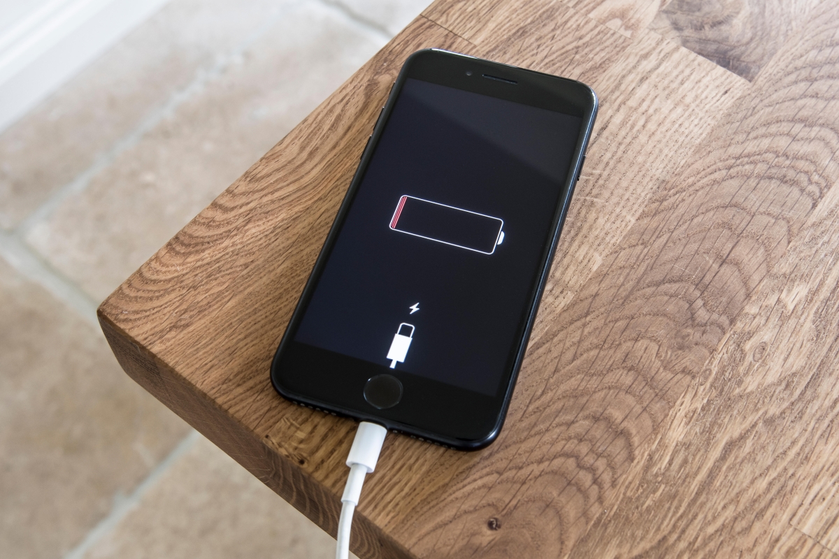 Nahnevaní majitelia iPhone varujú, že najnovšia aktualizácia spôsobuje „MASÍVNE vybíjanie batérie“ - ako to opraviť 4