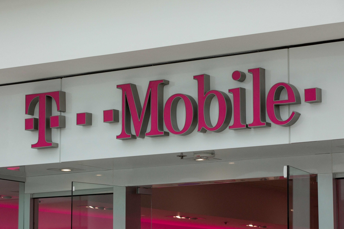 T-Mobile priznáva, že viac ako 40 MILIÓNOV zákazníkov je postihnutých „obrovským narušením údajov“, ktoré ukradlo čísla sociálneho zabezpečenia
