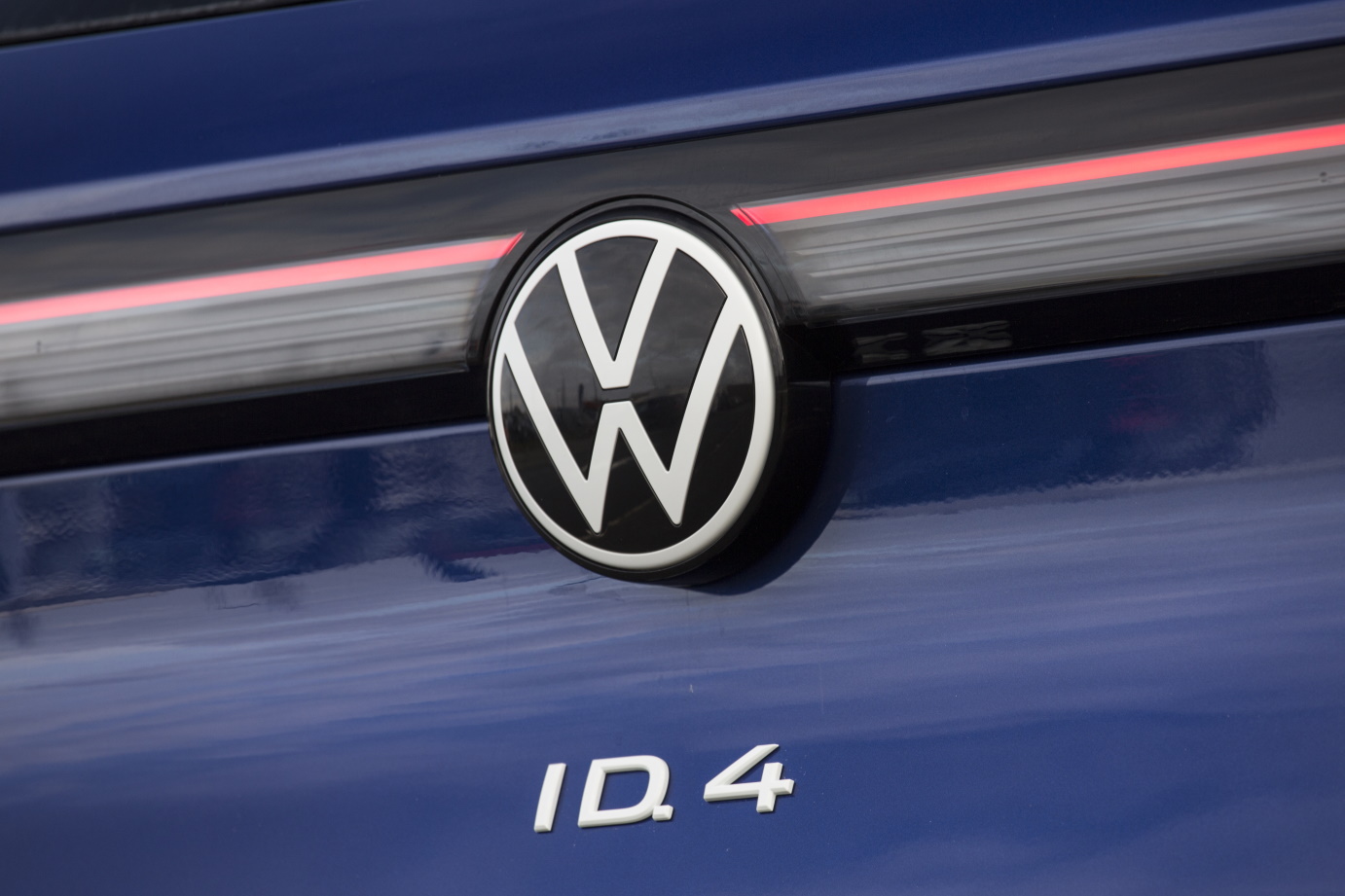 Volkswagen je so svojimi elektrickými modelmi plný kartónu a v roku 2021 takmer strojnásobí svoj predaj 76