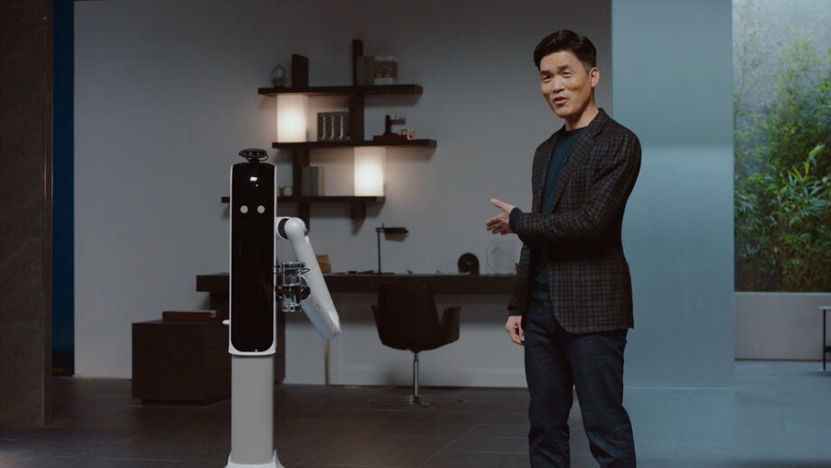 CES 2021: Robot od Samsungu slúži ako váš domáci pomocník a dokonca vám prinesie pivo